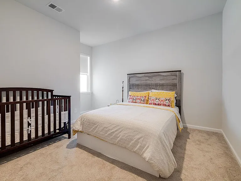 151 Holloway Hl — Photo 20