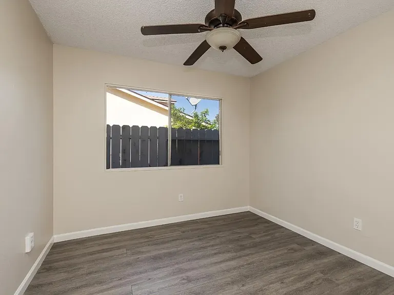 1610 Bondy Ln — Photo 9