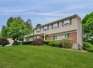 11 Oriole Rd, New City, NY 10956