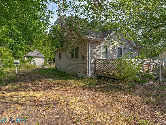 5th image of 276 Benson Rd