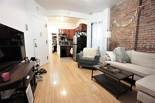 Rented by Compass | media 10