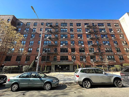 5th image of 200 E 17th St APT 4E