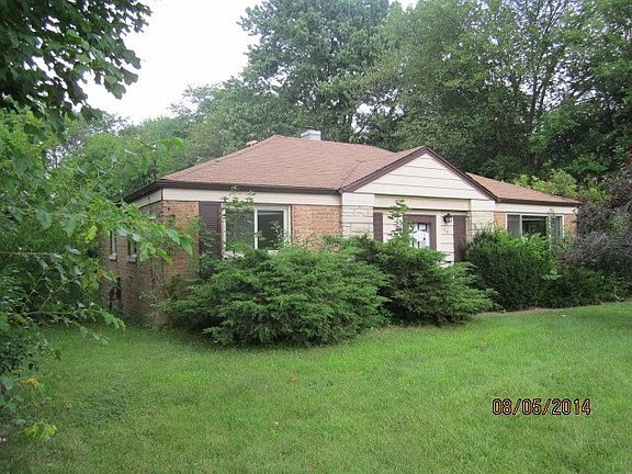 2nd image of 134 Sauk Trl