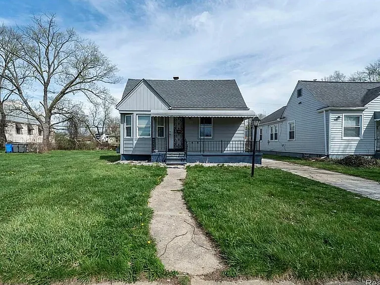 4049 Williams St — Photo 1