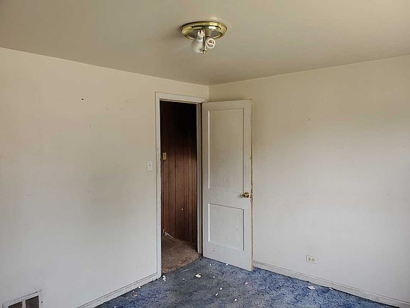 2nd image of 9754 S Crandon Ave
