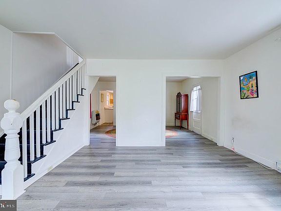 4th image of 400 Henry St