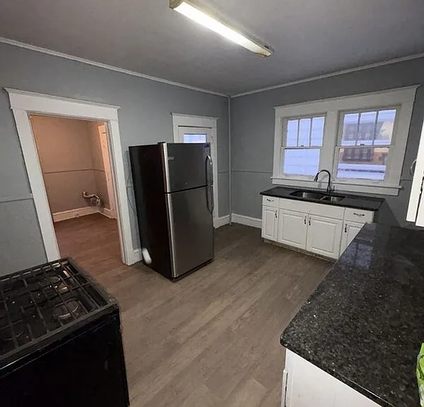 21 Edison St — Photo 1