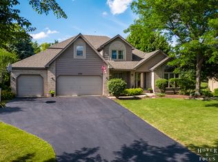 3560 Persimmon Dr, Algonquin, IL 60102