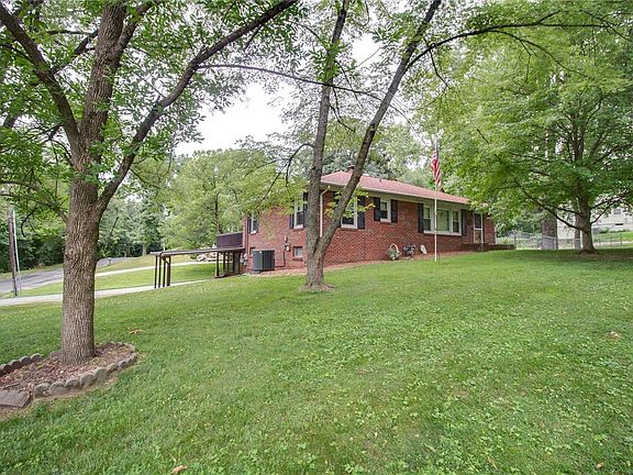 4th image of 795 Oakwood Ave