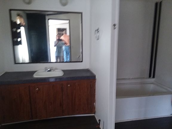 5th image of 401 Mc Bride St