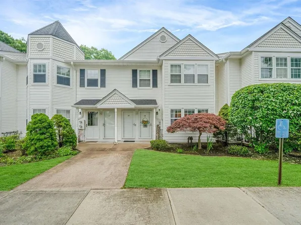 26 Country View Lane #26, Middle Island, NY 11953