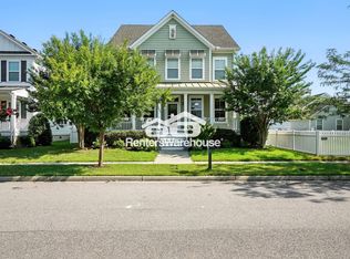 3304 Patrick Henry Dr, Chesapeake, VA 23323