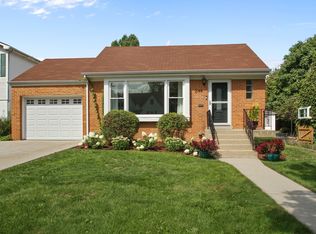 2144 Walnut Ct, Glenview, IL