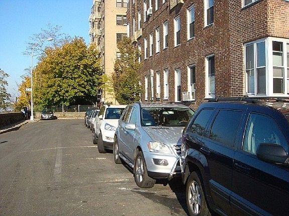 5th image of 25 Chittenden Ave APT 5C