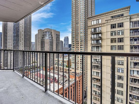 4th image of 10 E Ontario St #2100