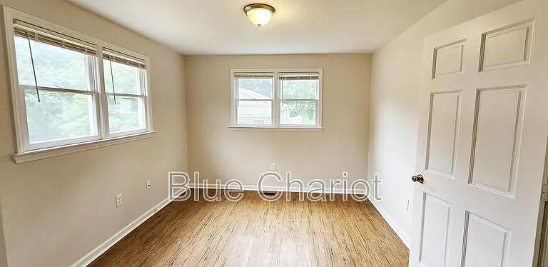 528 Short St — Photo 23