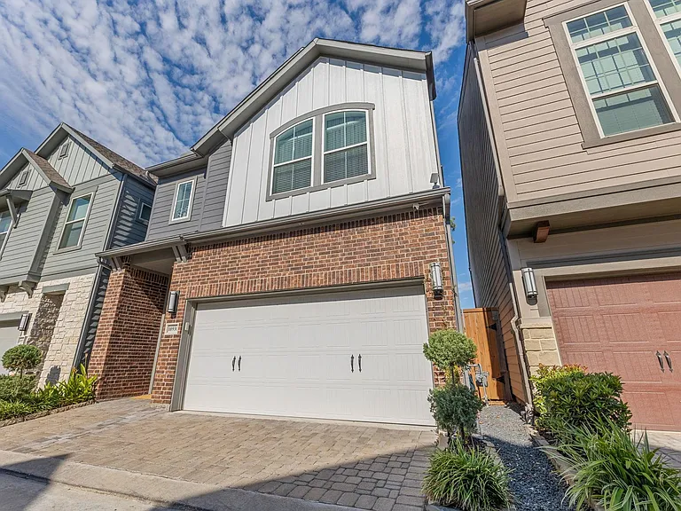 10930 Brambling Wood Dr — Photo 3