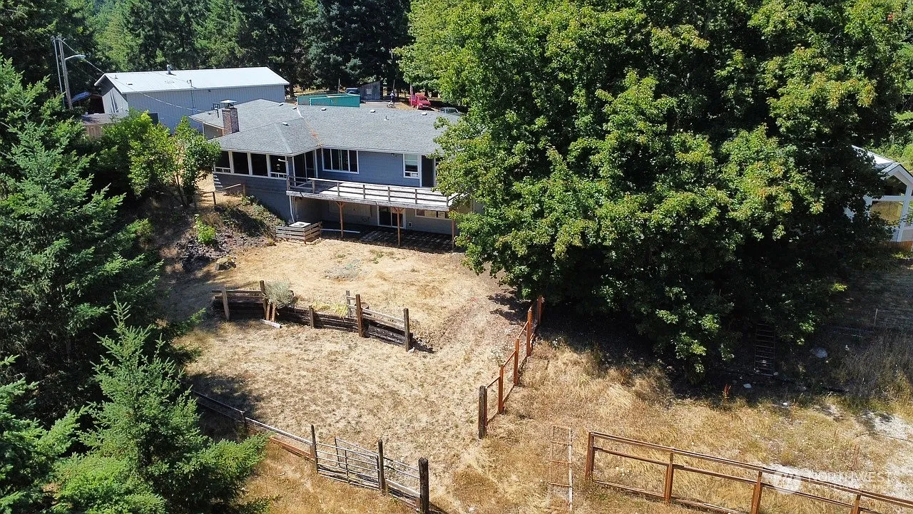 6031 Old Olympic Highway SW photo 1