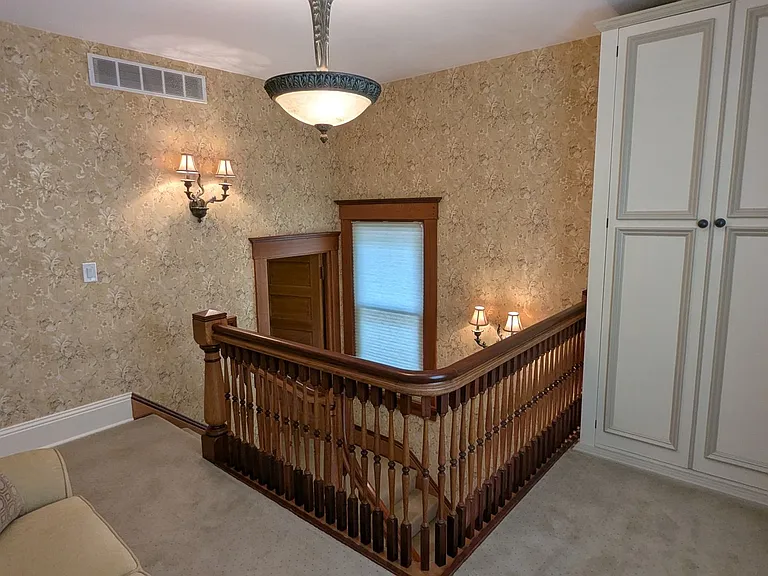 212 Chestnut Ave NE — Photo 34