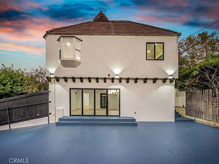 1145 S Longwood Ave — Photo 11