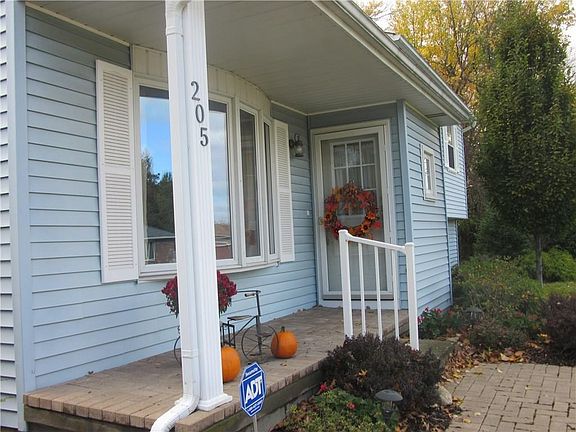 2nd image of 205 Bunny Ln