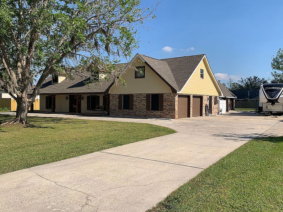 2nd image of 119 Sandalwood Dr