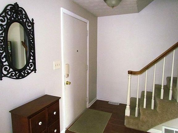 3rd image of 2601 S Kings Arms Cir