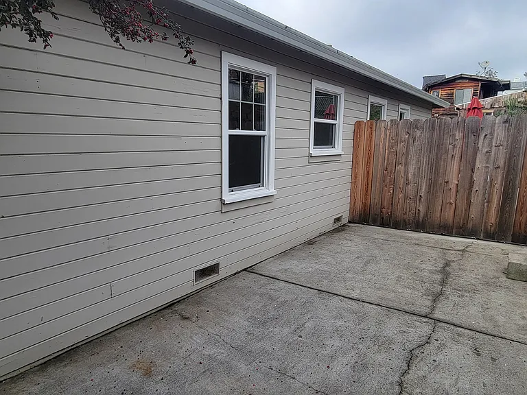 321 W K St — Photo 10