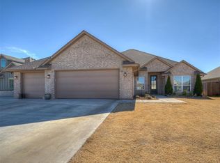 2608 Summit Crossing Pkwy, Norman, OK 73071