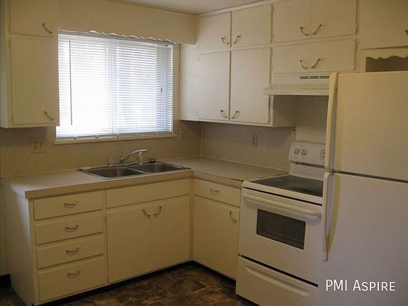2nd image of 535 Martin St Unit 2