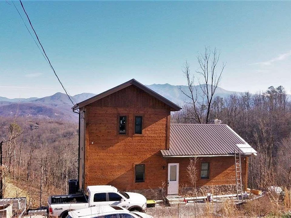 1st image of 1015 Twin Oaks Rd #44