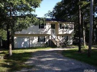 31 Jeanetta Ave, Mastic, NY 11950