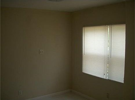 5th image of 790 NE 139th St