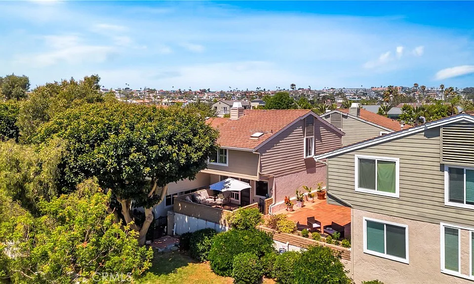 24709 Santa Clara Ave