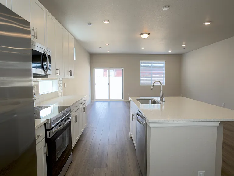 22295 E 39th Ave — Photo 11