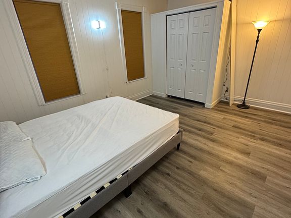 Private Room with closet view 2