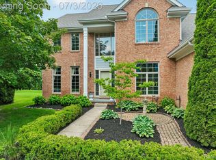 45896 Lathum Dr, Novi, MI 48374