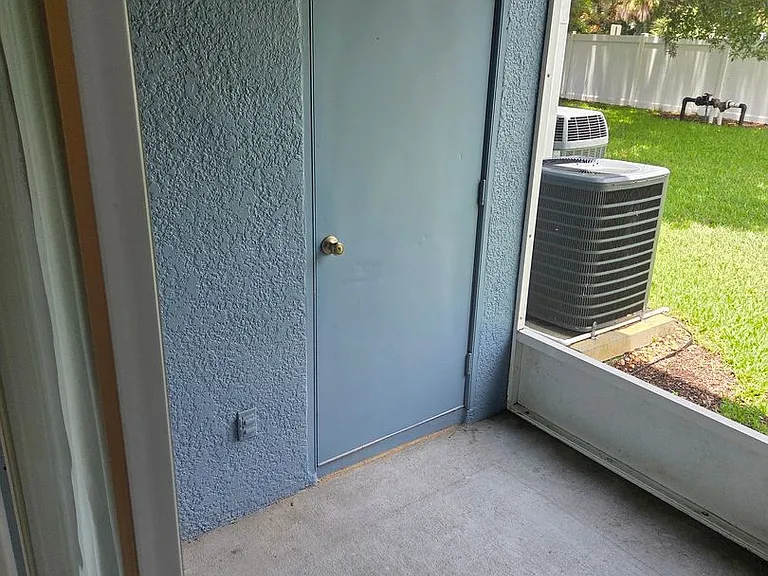 122 Wilton Cir — Photo 25