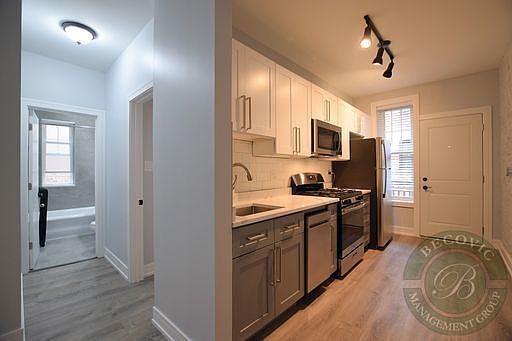 5th image of 6958 N Wolcott Ave #1