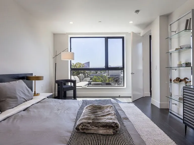 724 N Croft Ave #307 — Photo 11