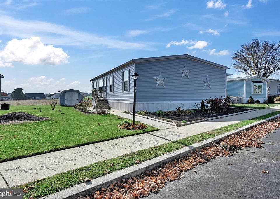 1st image of 44 Arrowhead Dr
