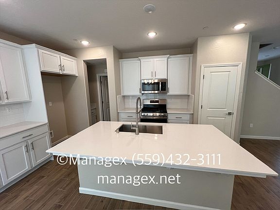 5th image of 1122 Elevations Way W