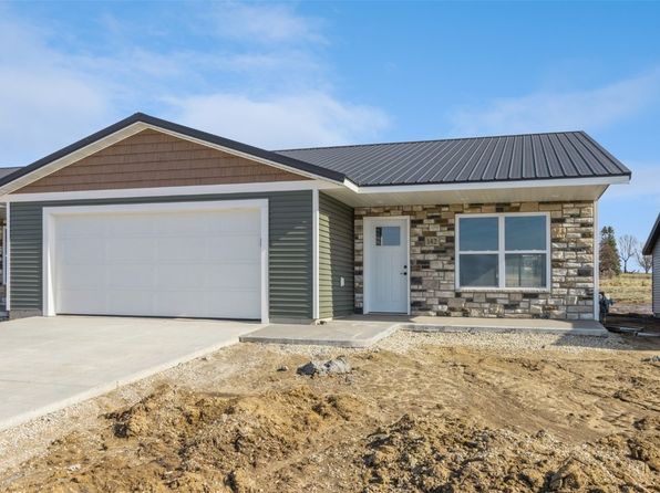 142 Towne Centre Dr, Urbana, IA 52345