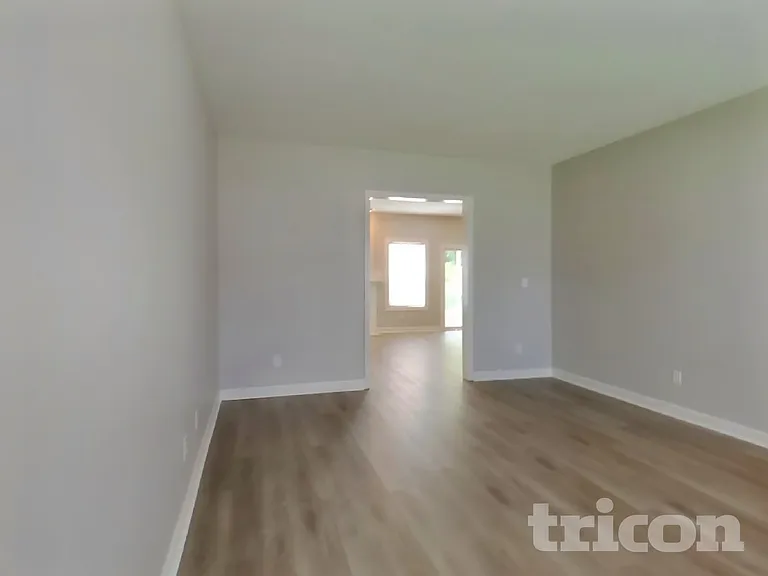 2990 Parkview Dr — Photo 2