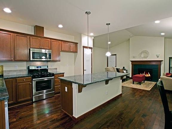 living room/kitchen