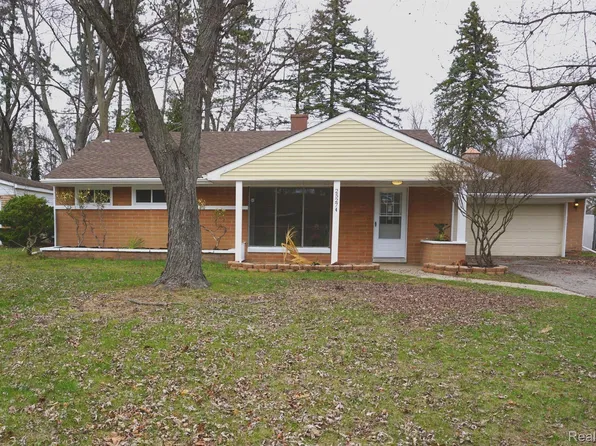 25274 Kildare St, Southfield, MI 48033