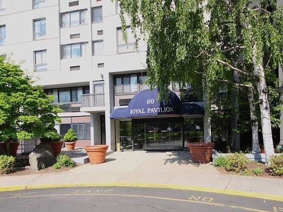 5th image of 60 Strawberry Hill Ave Unit 1114