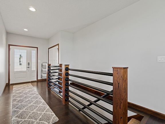 4th image of 2240 Red Oak Ct