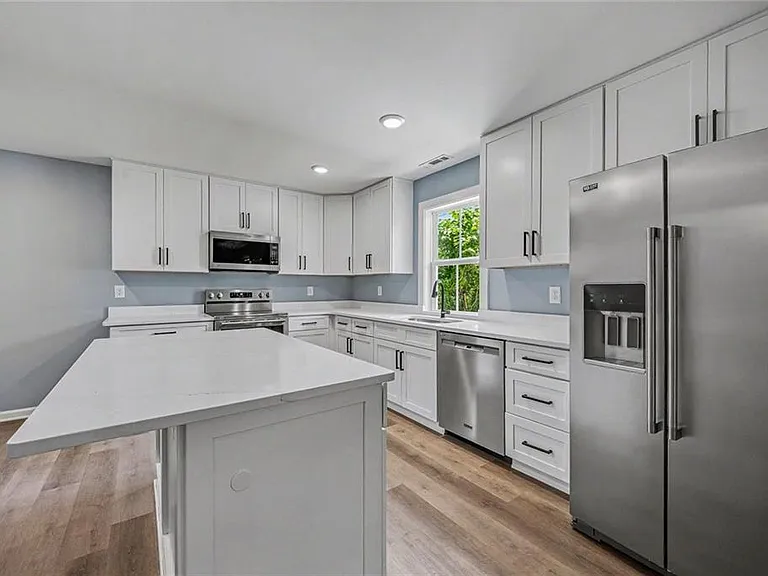 411 Hardy Ave SW — Photo 13