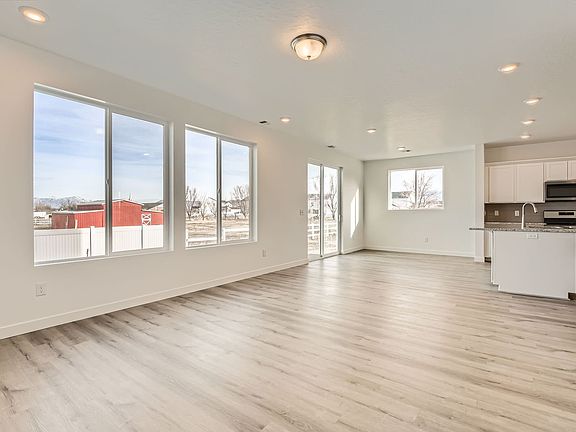 4th image of 2962 W Coastline Dr